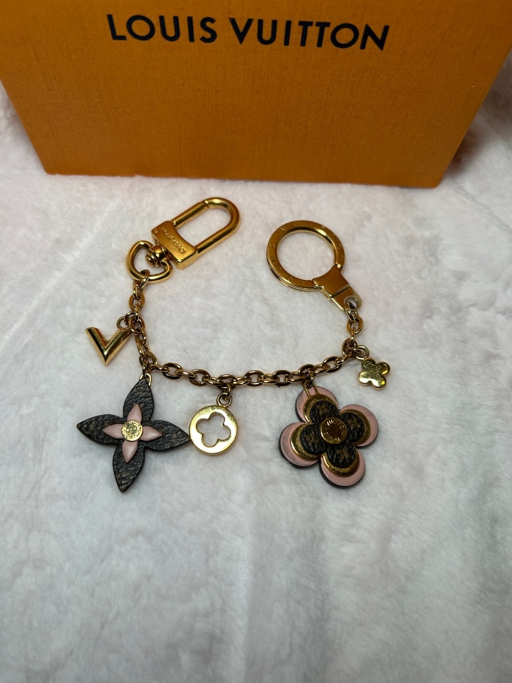 390. Louis Vuitton Blooming Flowers Chain Bag Charm and Key Holder